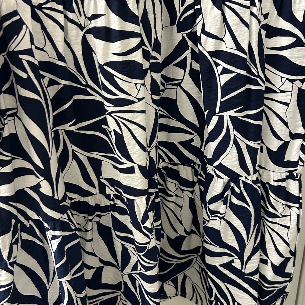 Tahari Navy and White Leaf Print Dress/beach coverup -like new!